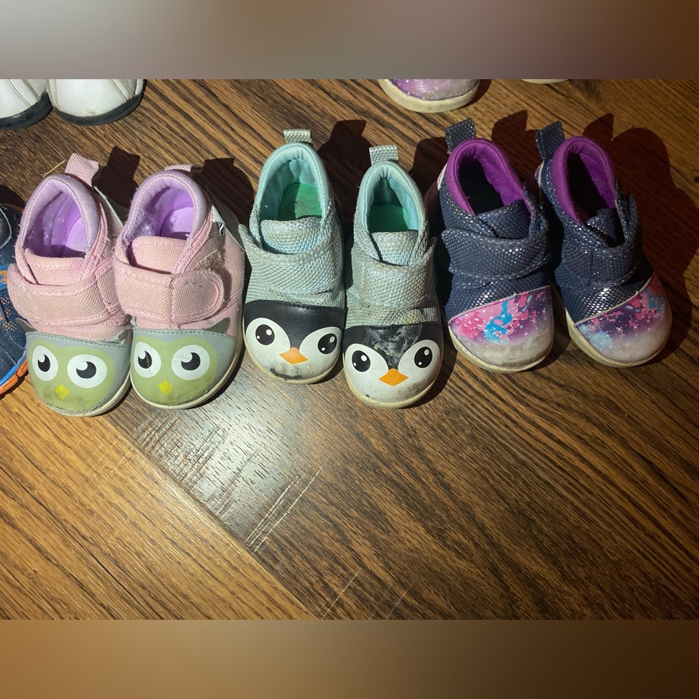 Ikiki shoes size 4 bundle